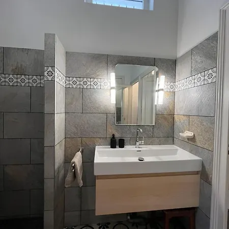 Les Mimosas 아르카숑