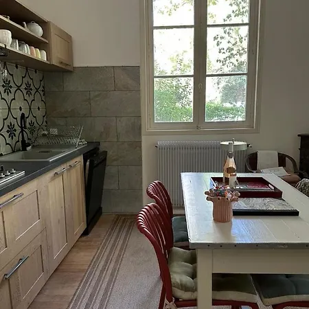 Les Mimosas Apartment